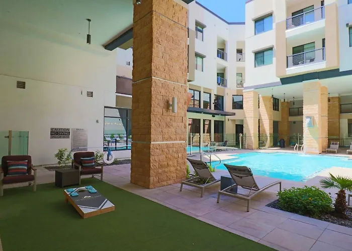 Luxury Remote Work & Indulge In Comfort & Style G4004 Scottsdale