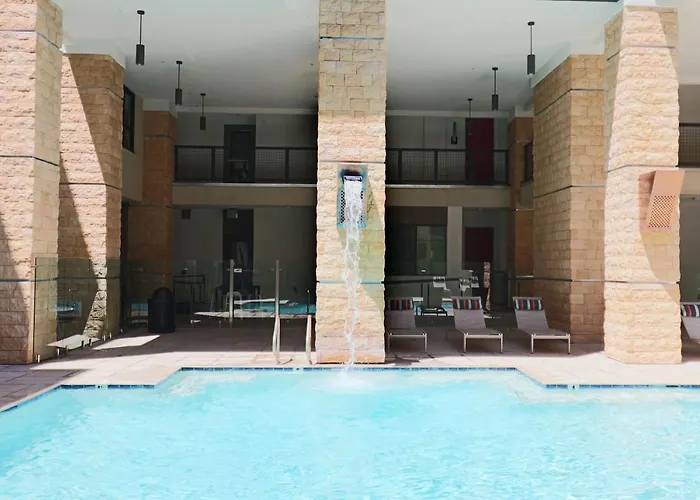 Luxury Remote Work & Indulge In Comfort & Style G4004 Apartment *
