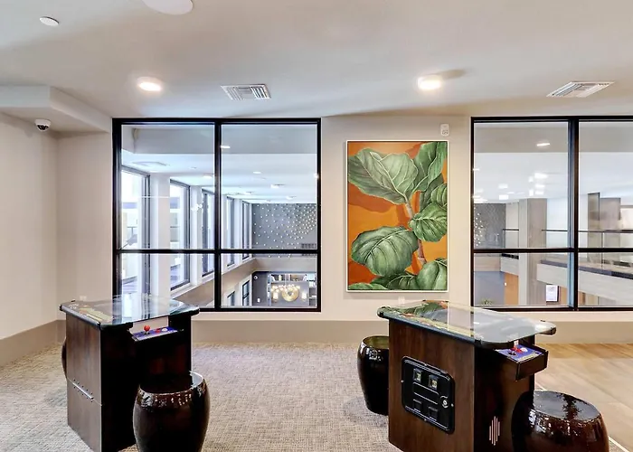 Apartment Luxury Remote Work & Indulge In Comfort & Style G4004 *