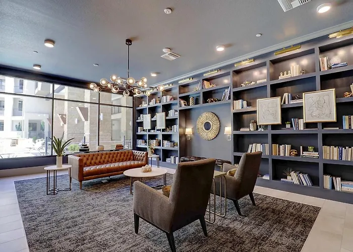 Apartment Luxury Remote Work & Indulge In Comfort & Style G4004 *