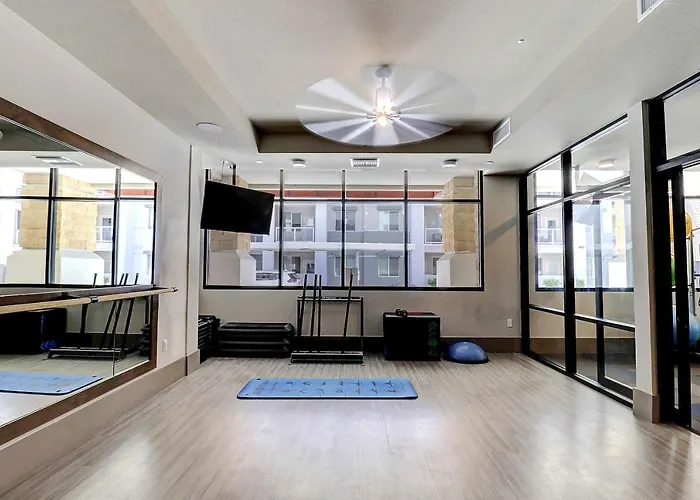 Luxury Remote Work & Indulge In Comfort & Style G4004 Scottsdale