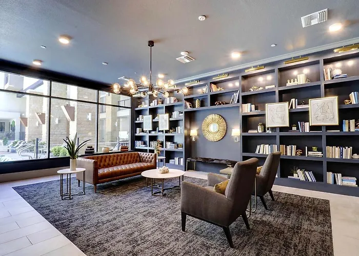 Apartment Luxury Remote Work & Indulge In Comfort & Style G4004 *