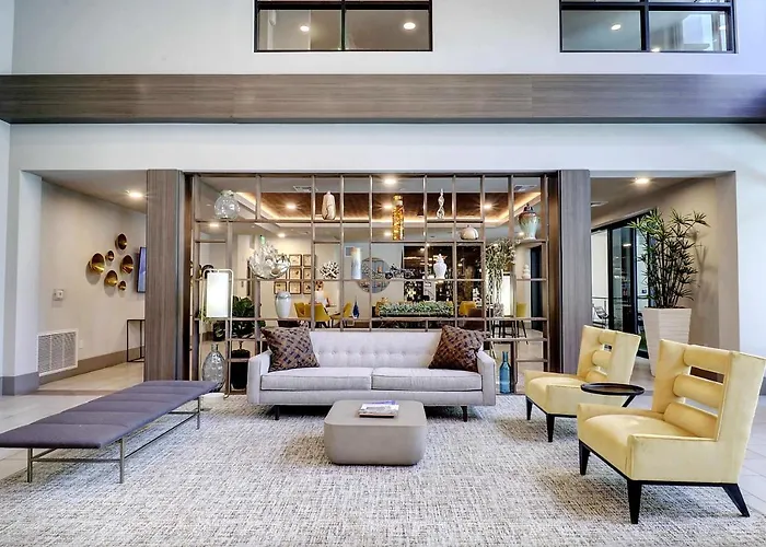 Luxury Remote Work & Indulge In Comfort & Style G4004 Apartment Scottsdale