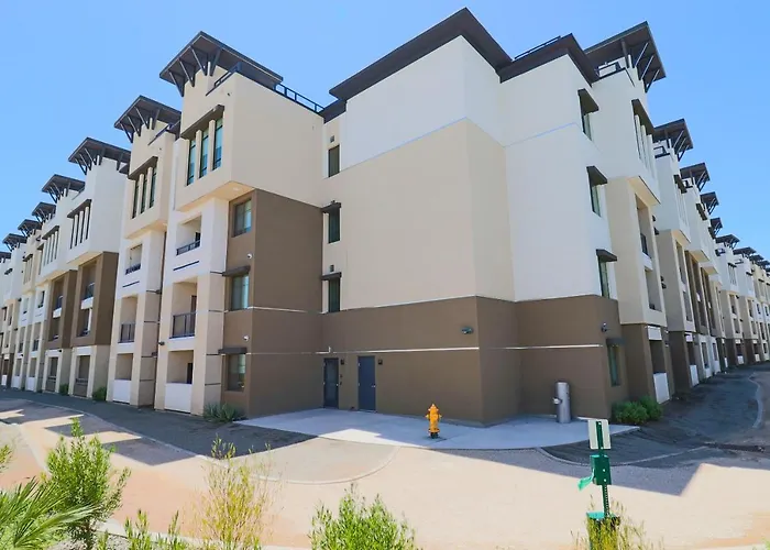 Luxury Remote Work & Indulge In Comfort & Style G4004 Apartment *