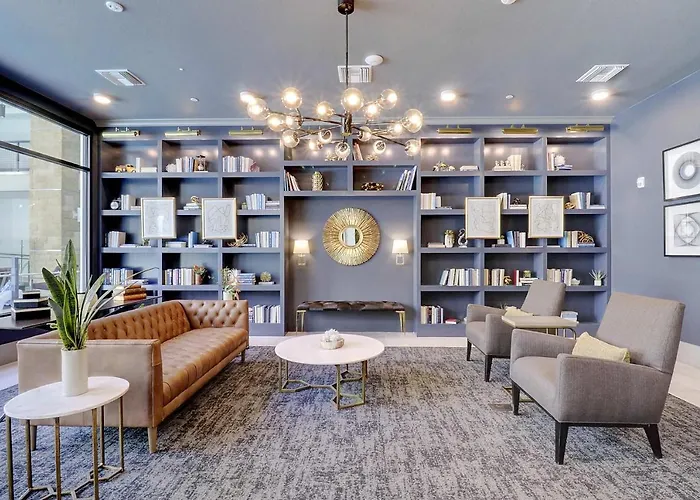 Apartment Luxury Remote Work & Indulge In Comfort & Style G4004