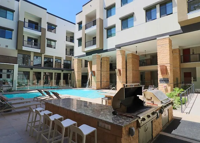Luxury Remote Work & Indulge In Comfort & Style G4004 Scottsdale